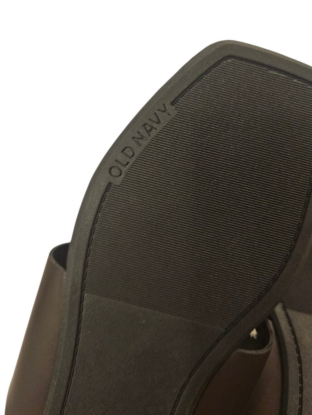 Brown Old Navy Women's Faux-Leather Wide Thong Sandals - Picture 14 of 15